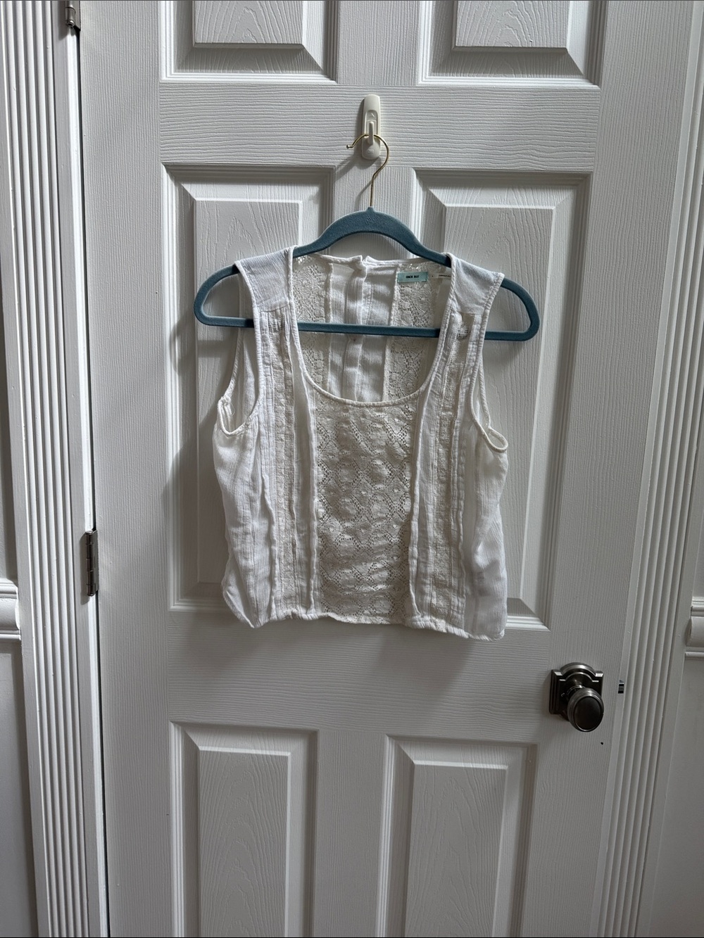 White Kimchi Blue Sleeveless Lace-Front Crop Top - Women's Size L